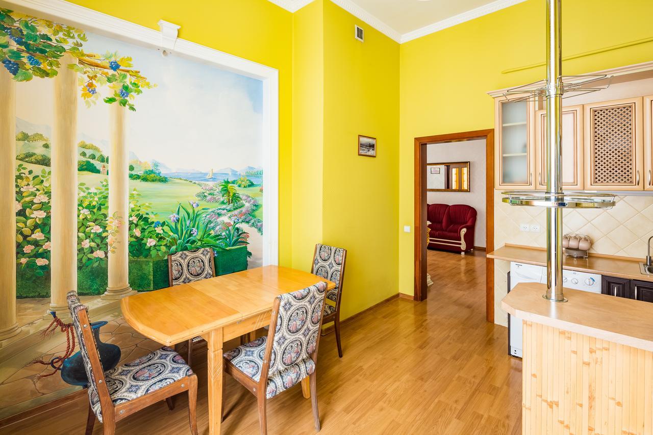 2 Virmens'Ka Apartment Lviv Eksteriør billede