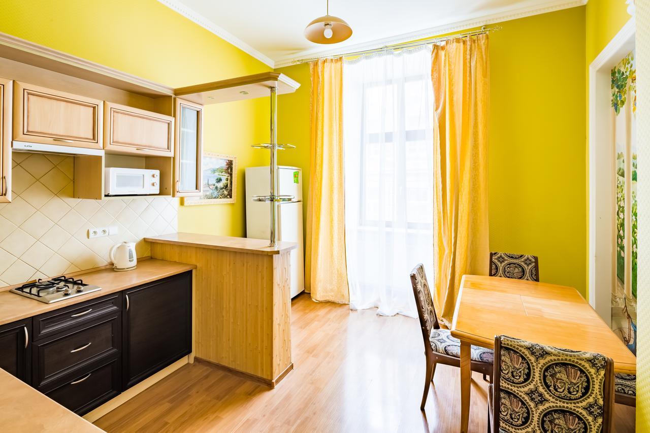 2 Virmens'Ka Apartment Lviv Eksteriør billede