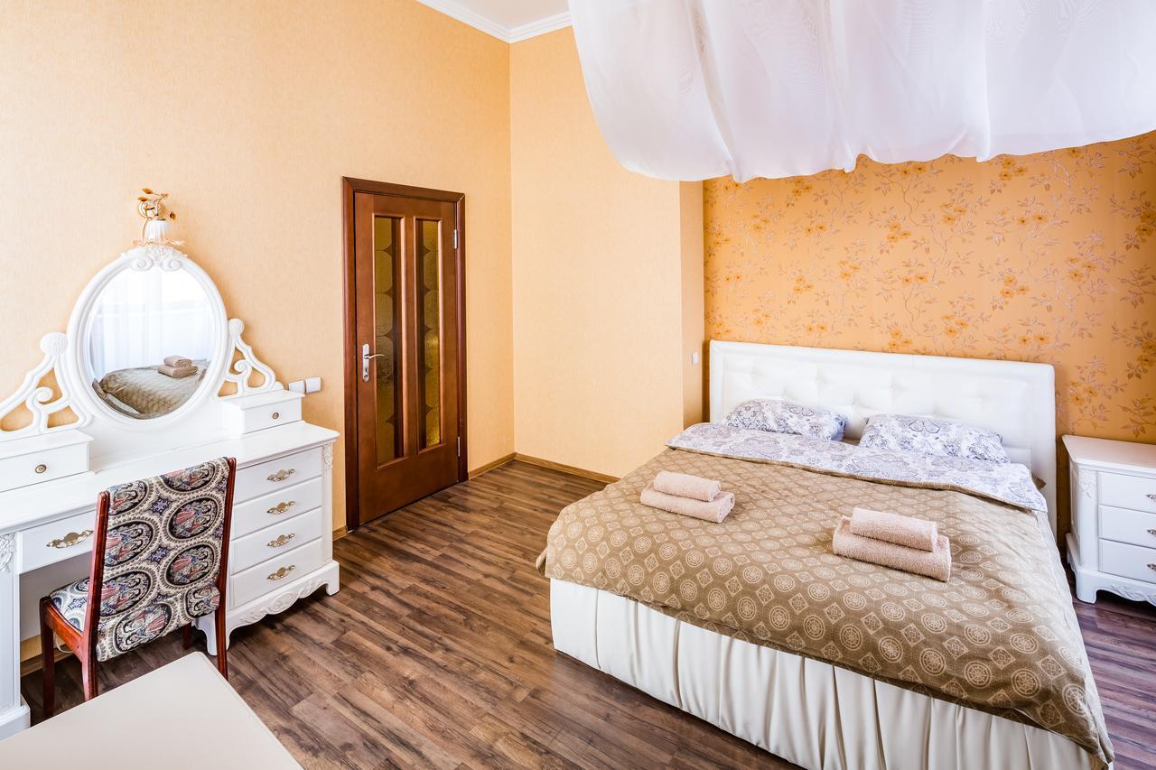2 Virmens'Ka Apartment Lviv Eksteriør billede