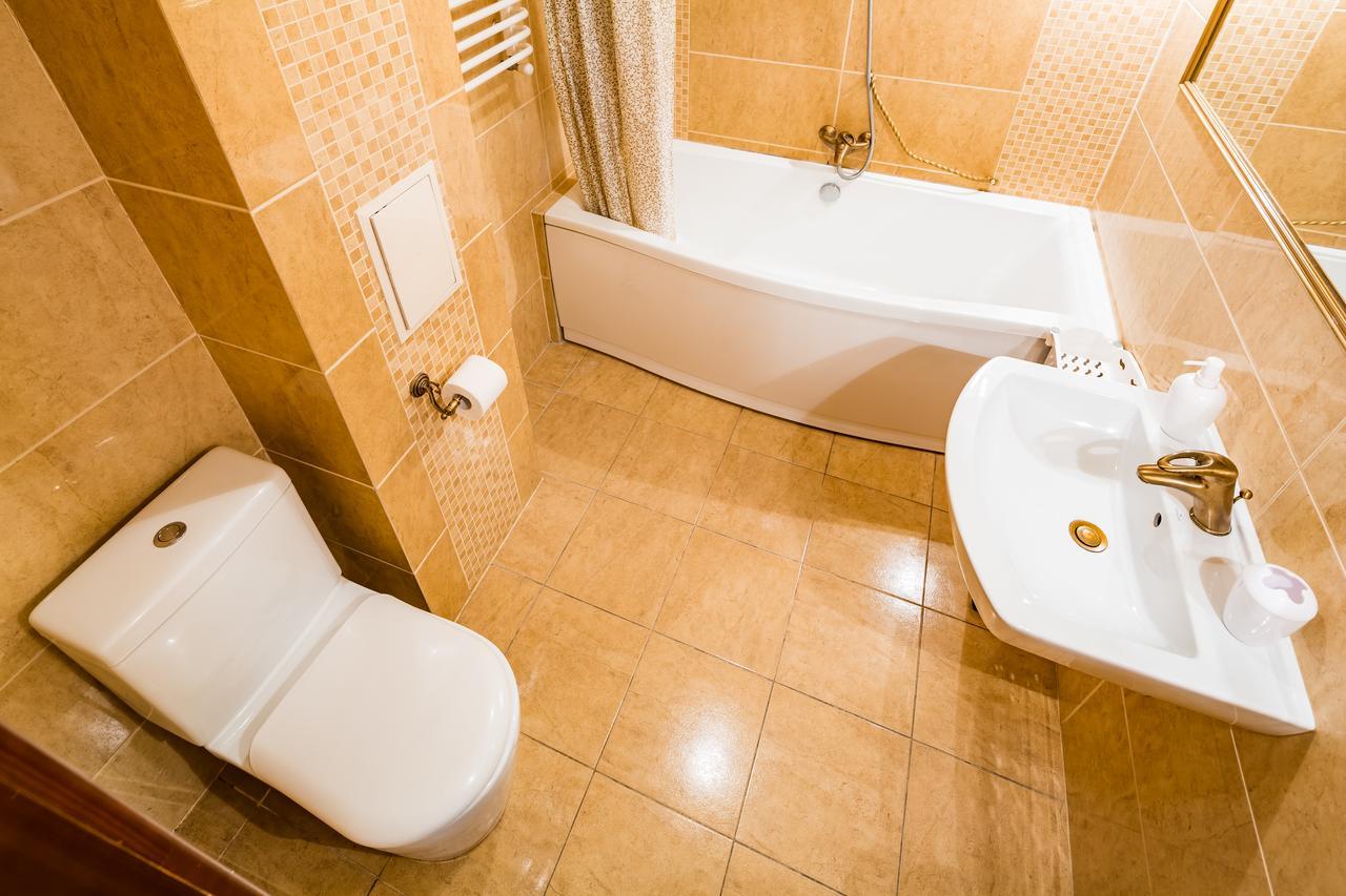 2 Virmens'Ka Apartment Lviv Eksteriør billede