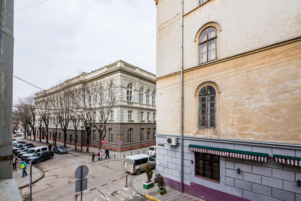 2 Virmens'Ka Apartment Lviv Eksteriør billede